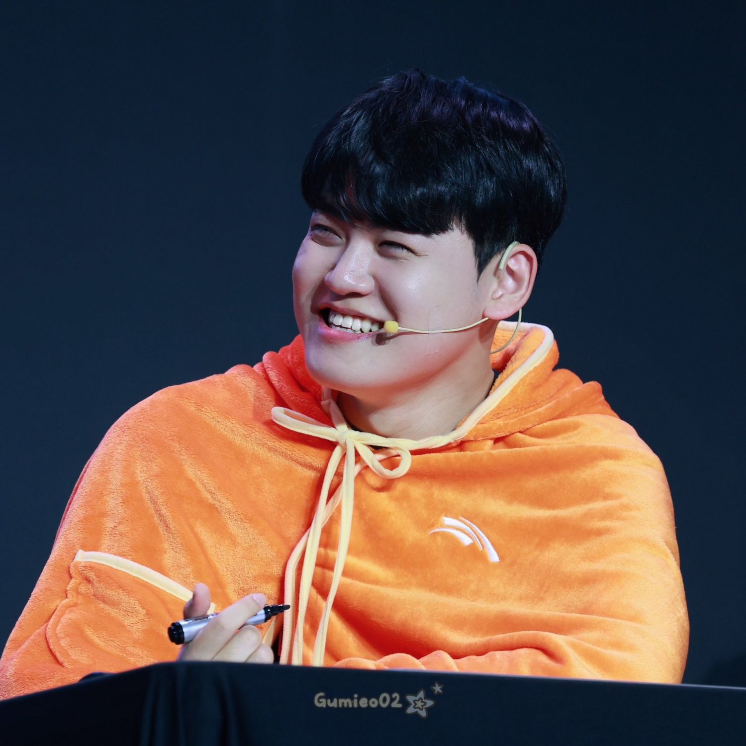 Behind-the-scenes cut of Gumayusi