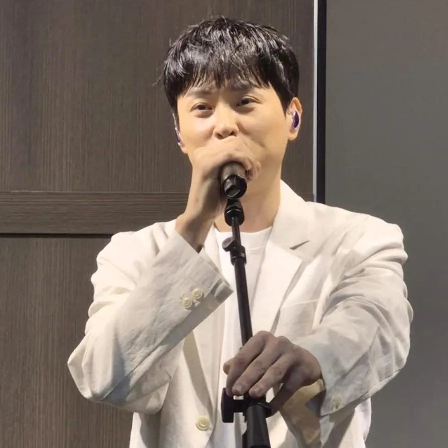 Recent activity shot of Min Kyunghoon