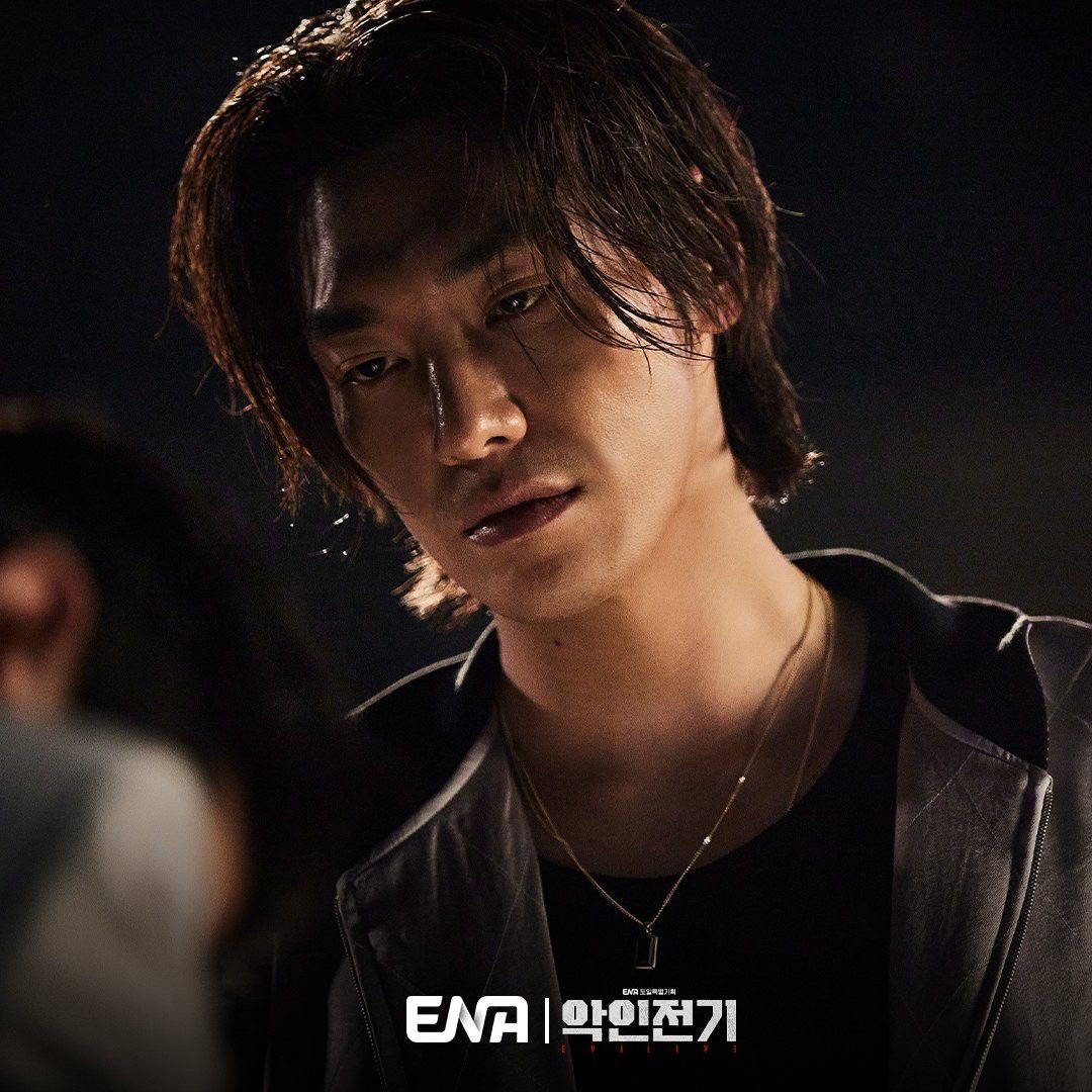 Behind-the-scenes cut of Kim Youngkwang