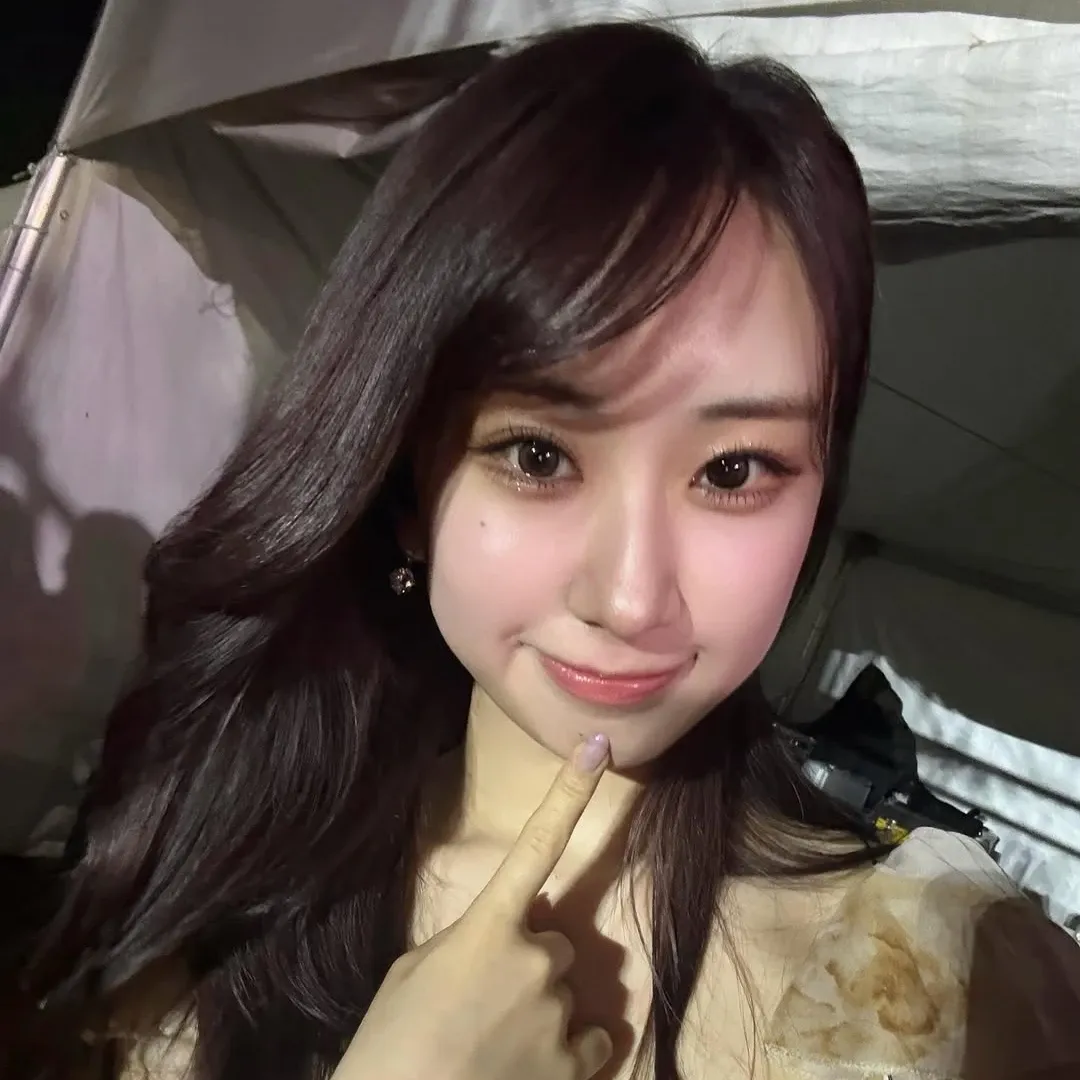 Cuplikan di balik layar dari Jeon Yujin