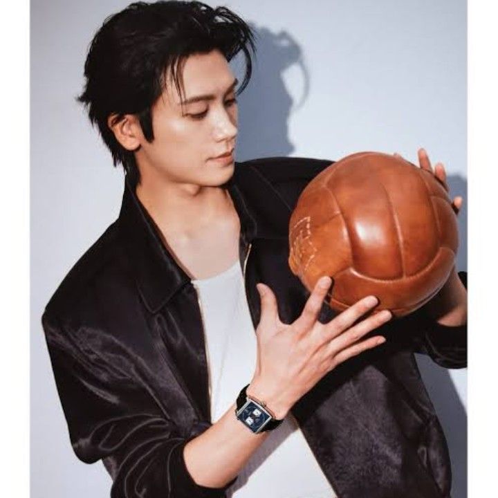 Latest photo of Park Hyungsik