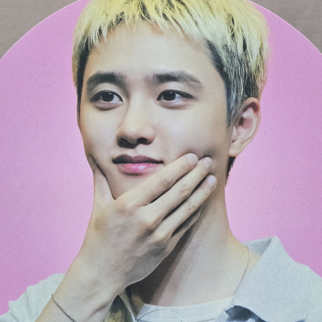 Foto terbaru dari Doh Kyungsoo (D.O.)