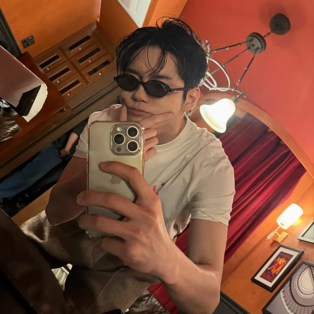 粉絲拍下的邕聖祐瞬間