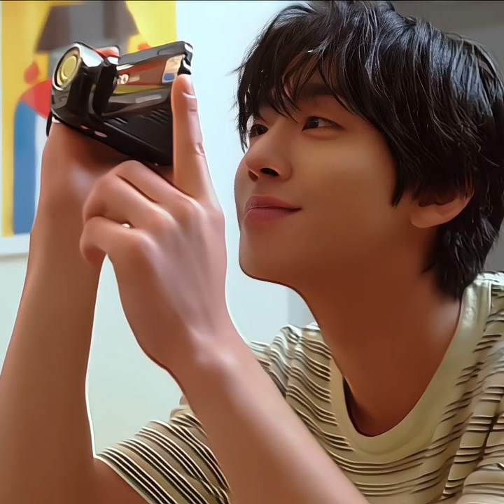 粉絲拍下的安孝燮瞬間