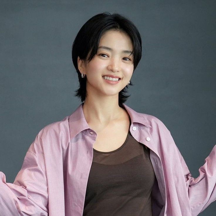 Behind-the-scenes cut of Kim Taeri