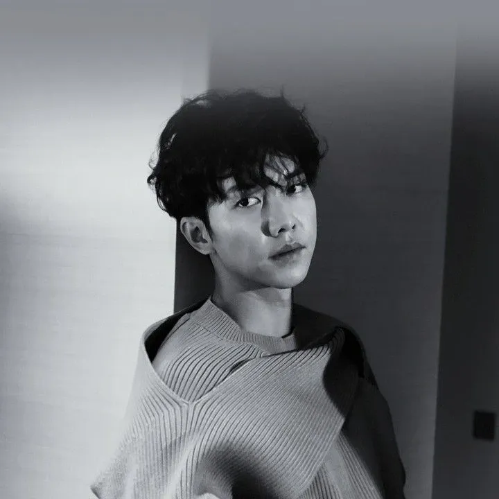 A moment captured by a fan of Lee Seunggi