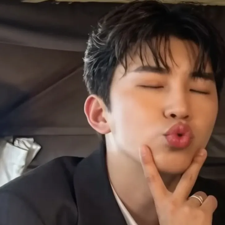 Foto kegiatan terbaru dari Lim Youngwoong