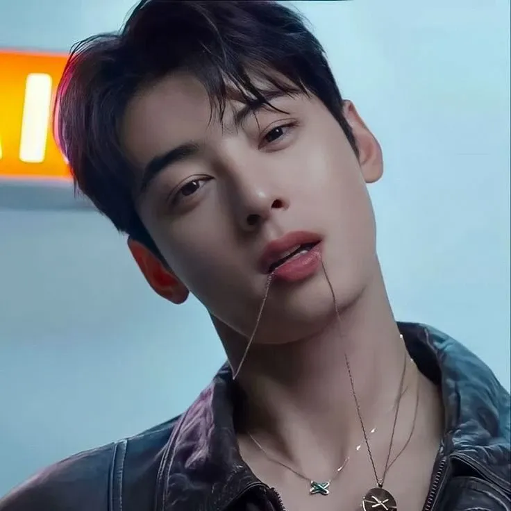 Latest photo of Cha Eunwoo