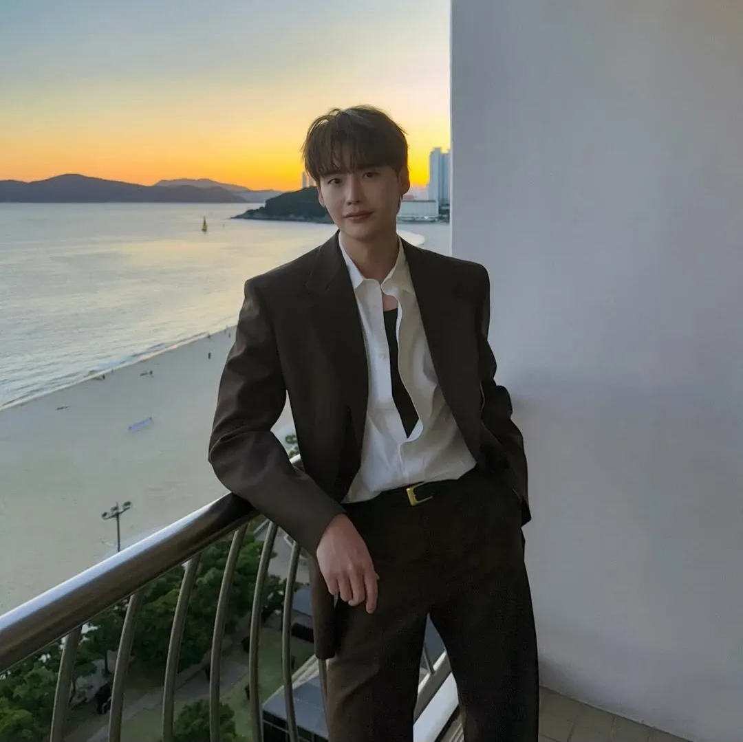 Latest photo of Lee Jongsuk