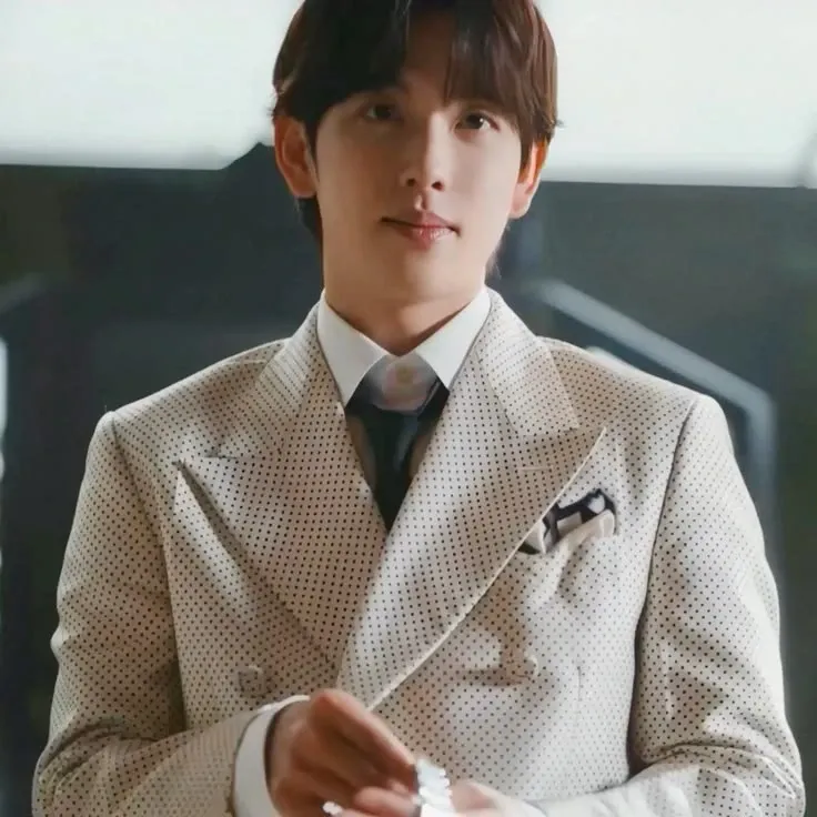 Behind-the-scenes cut of Yim Siwan