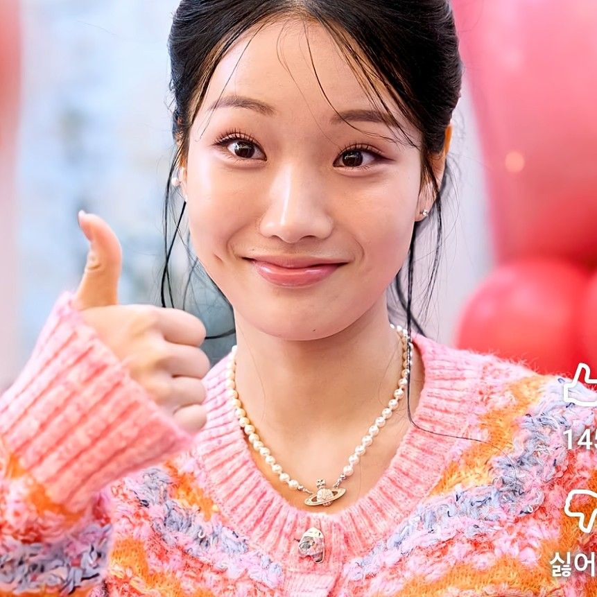 Behind-the-scenes cut of Kim Soyeon (2004)