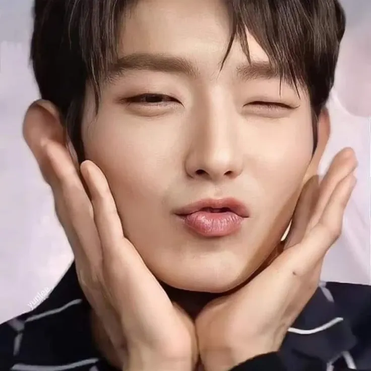 Foto terbaru dari Lee Joongi