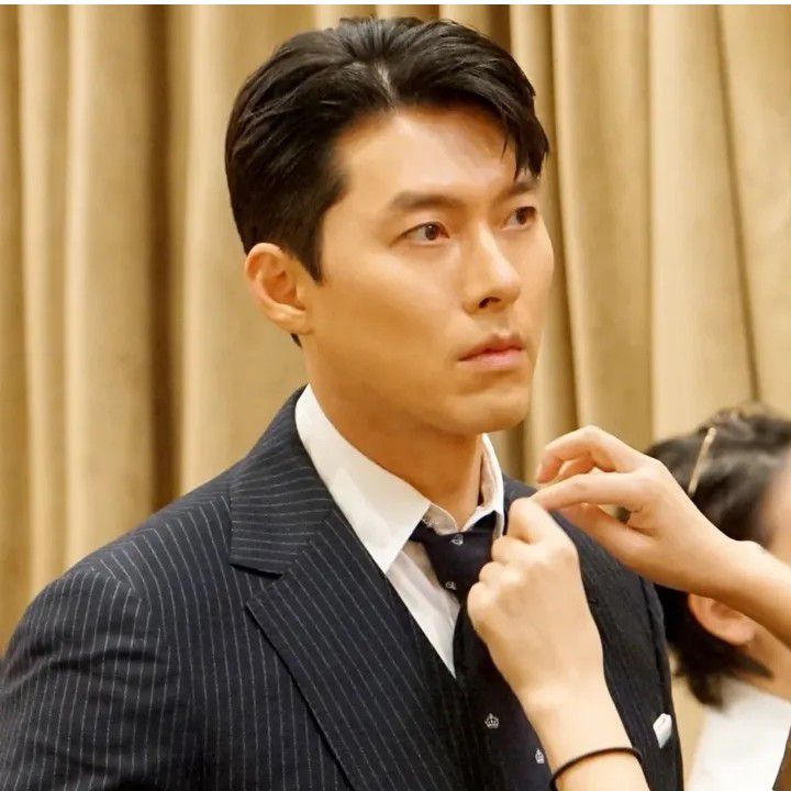 Momen yang diabadikan oleh penggemar Hyun Bin