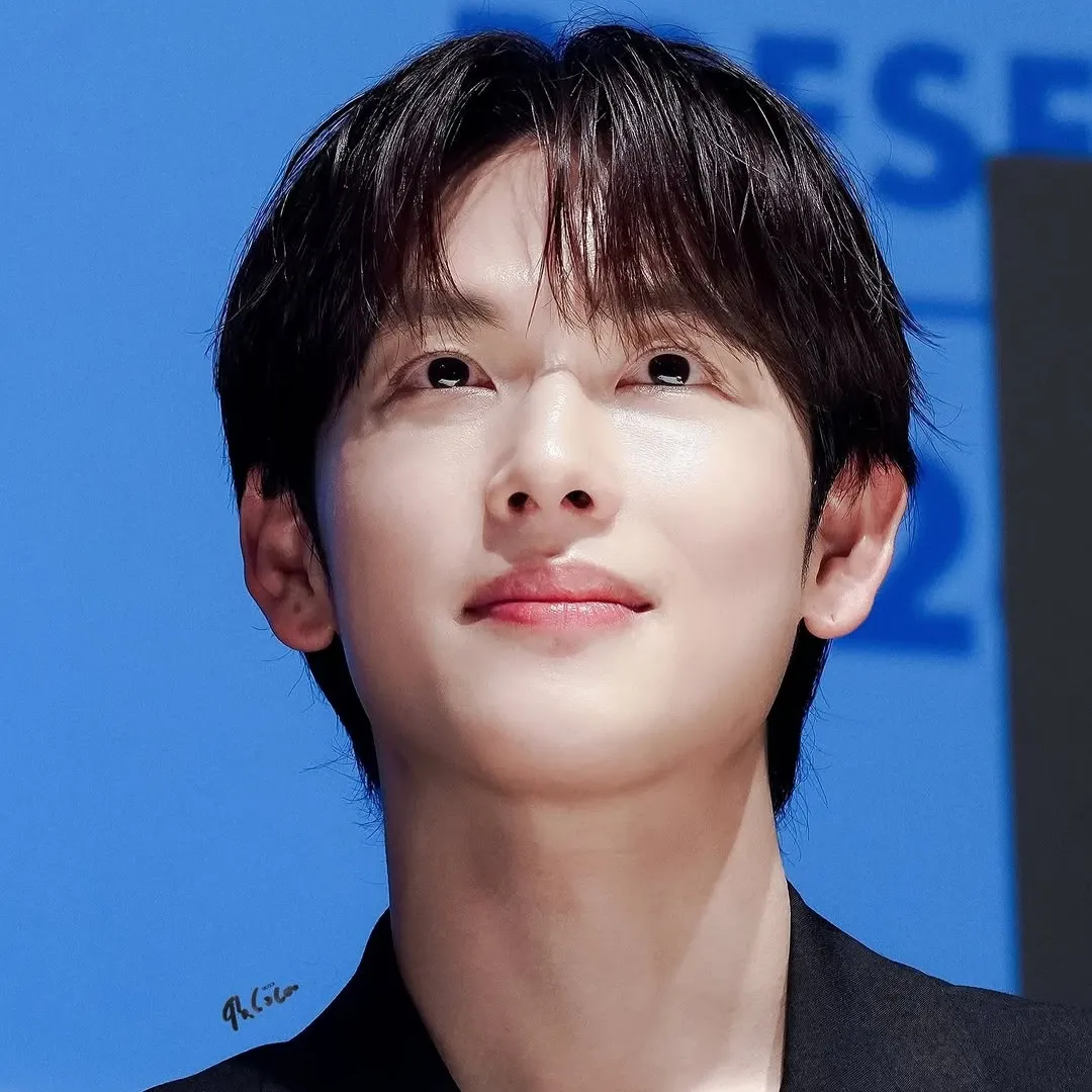 A moment captured by a fan of Yim Siwan
