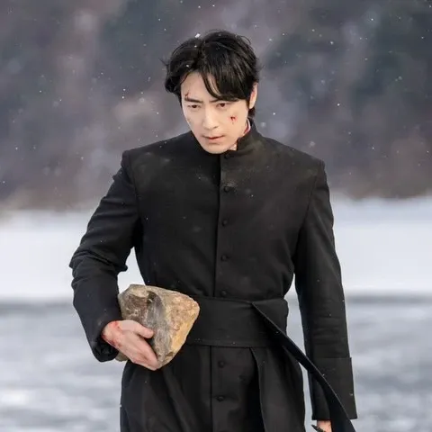 Latest photo of Lee Joonhyuk