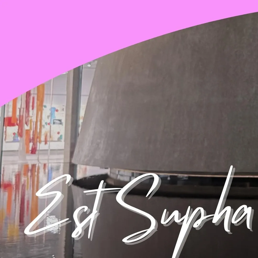 Behind-the-scenes cut of Est Supha Sangaworawong