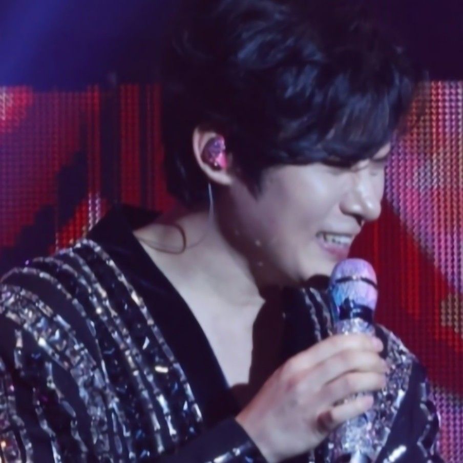 Behind-the-scenes cut of Kang Moonkyung