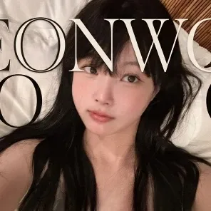 Latest photo of Yeonwoo