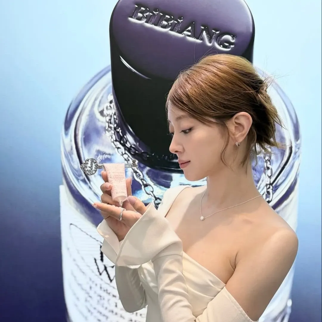 A moment captured by a fan of Lee Seyoung