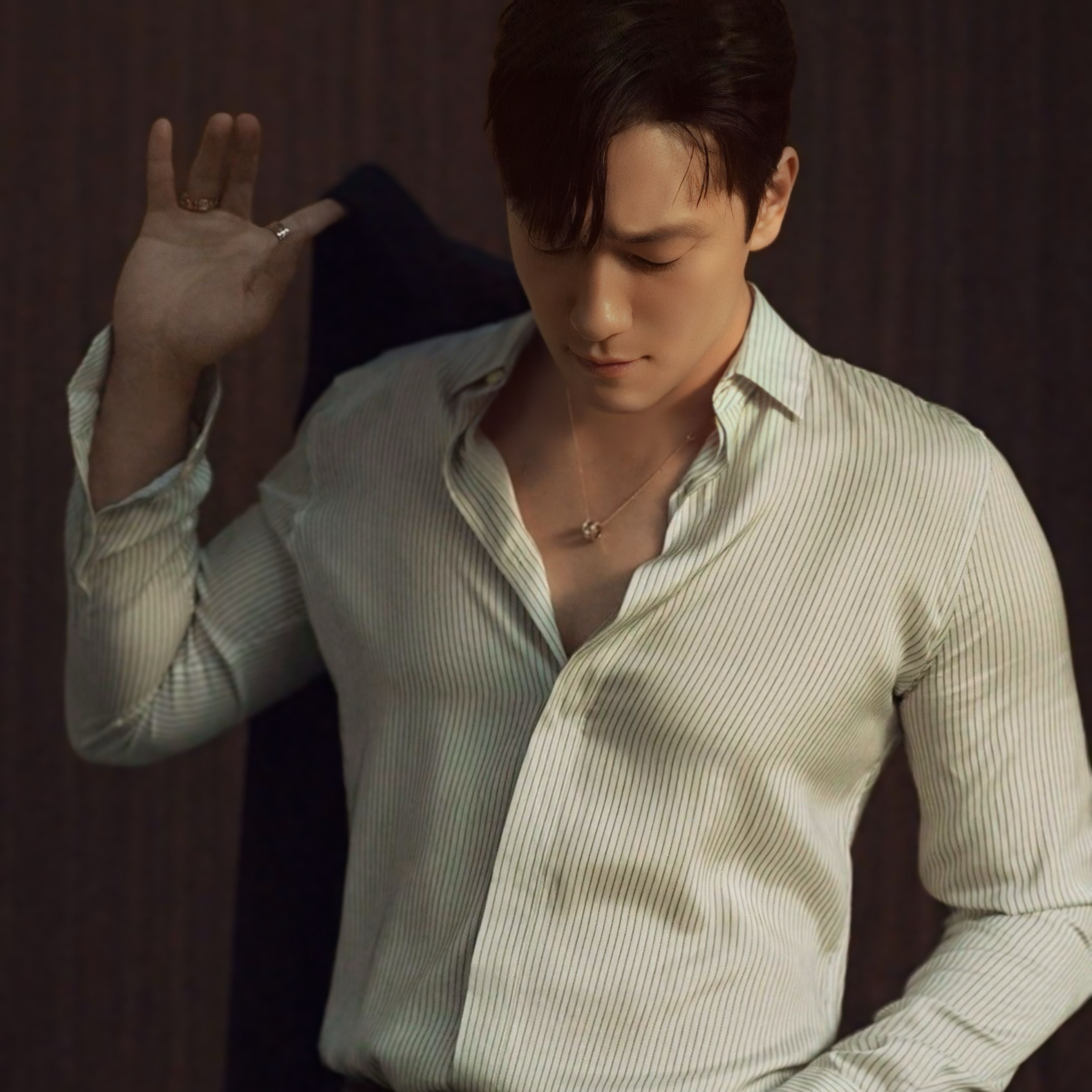 A moment captured by a fan of Son Seokkoo