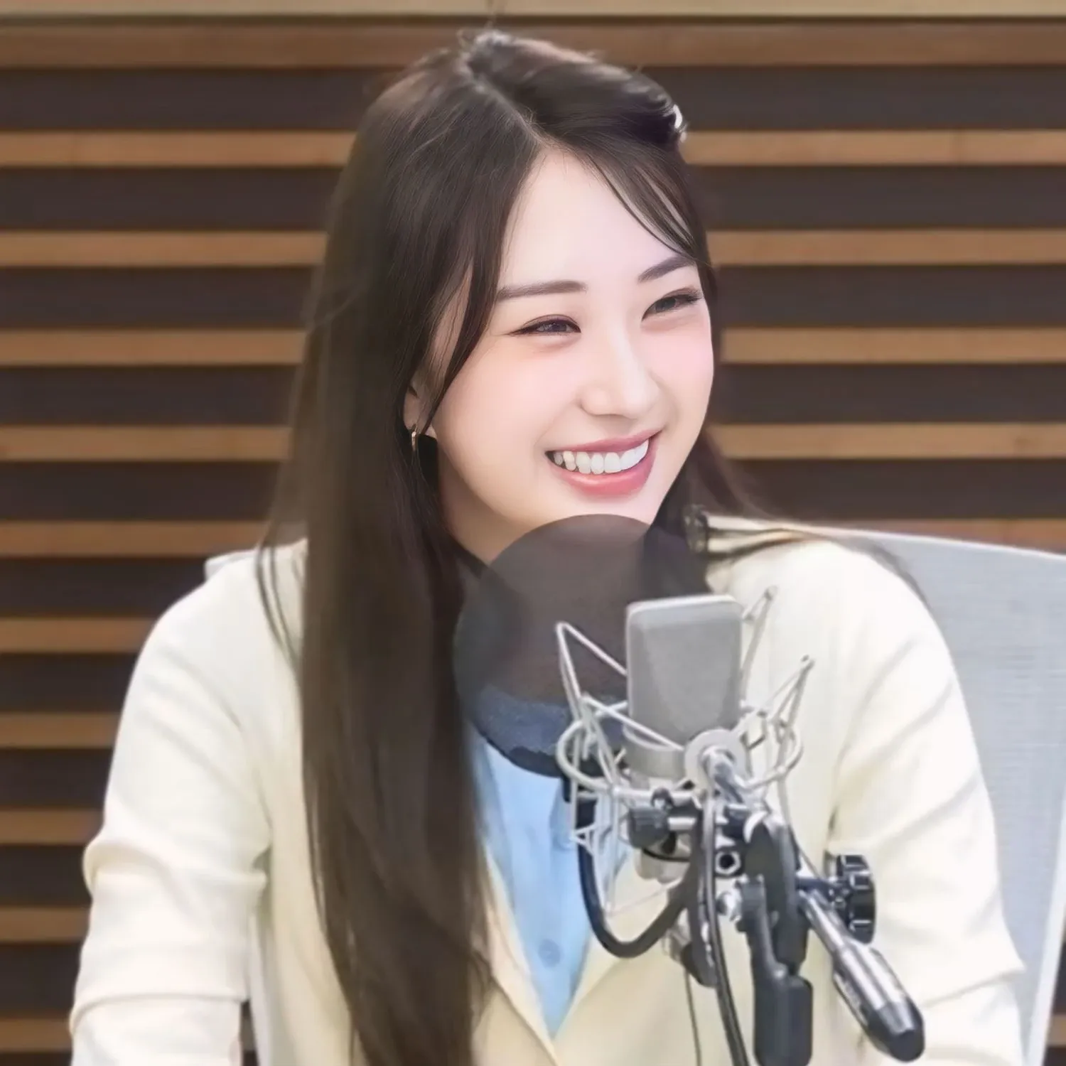 Cuplikan di balik layar dari Jeon Yujin