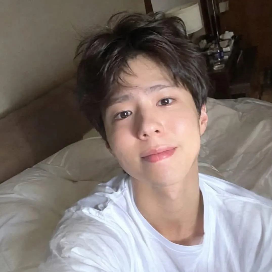 Behind-the-scenes cut of Park Bogum