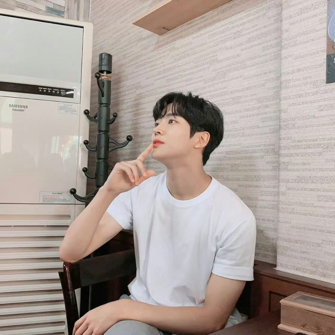 Cuplikan di balik layar dari Rowoon