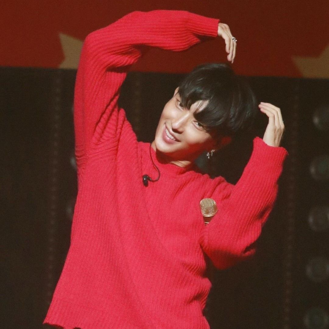 A moment captured by a fan of Lee Joongi