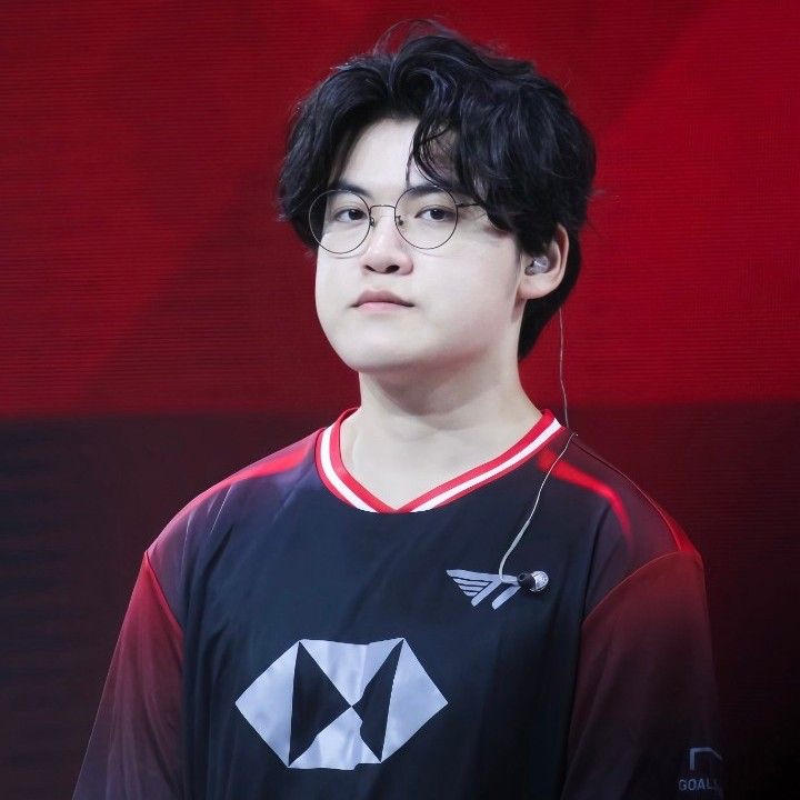 Behind-the-scenes cut of Gumayusi