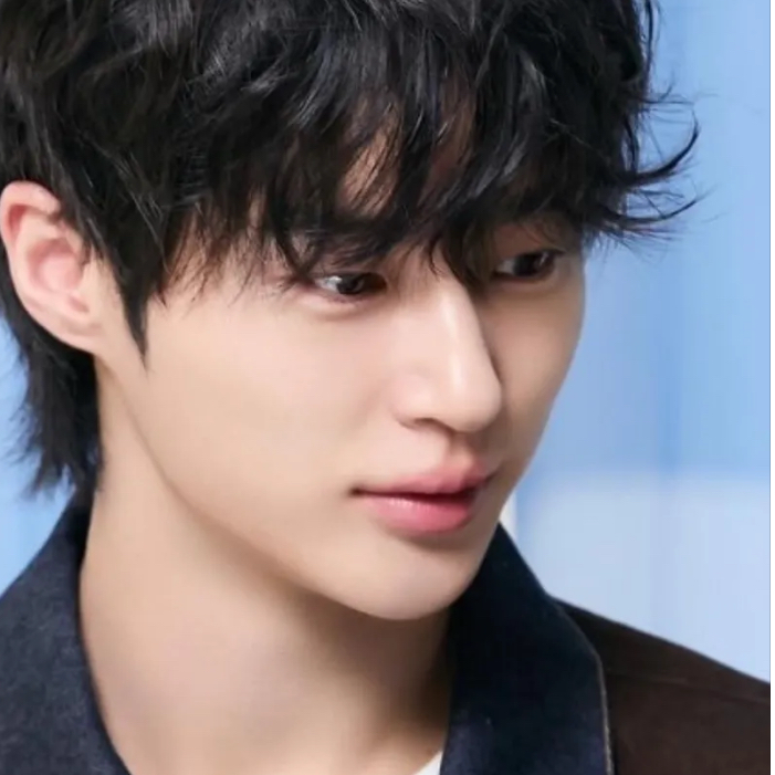 Behind-the-scenes cut of Byeon Wooseok