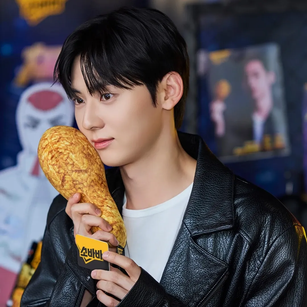 A moment captured by a fan of Hwang Minhyun