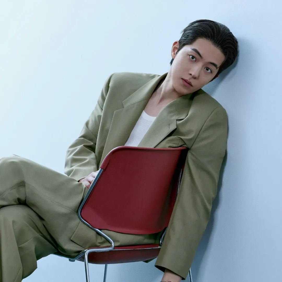 Behind-the-scenes cut of Nam Joohyuk