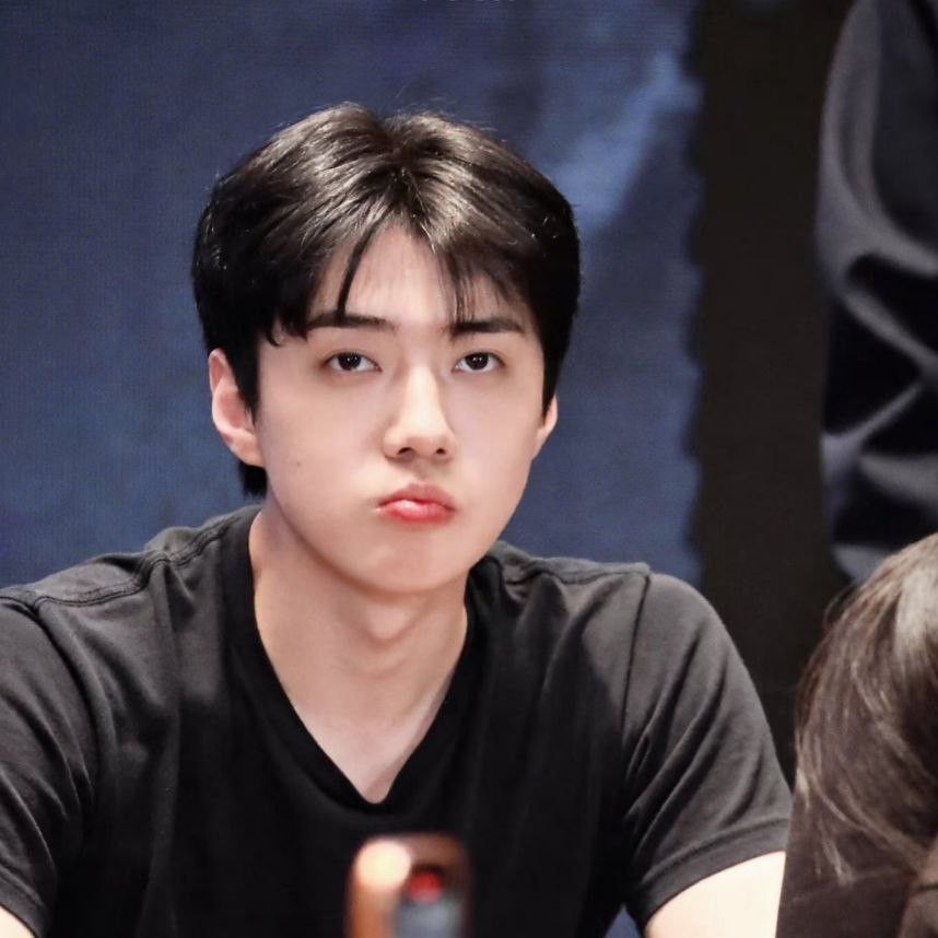 도경수 (디오)의 비하인드 컷