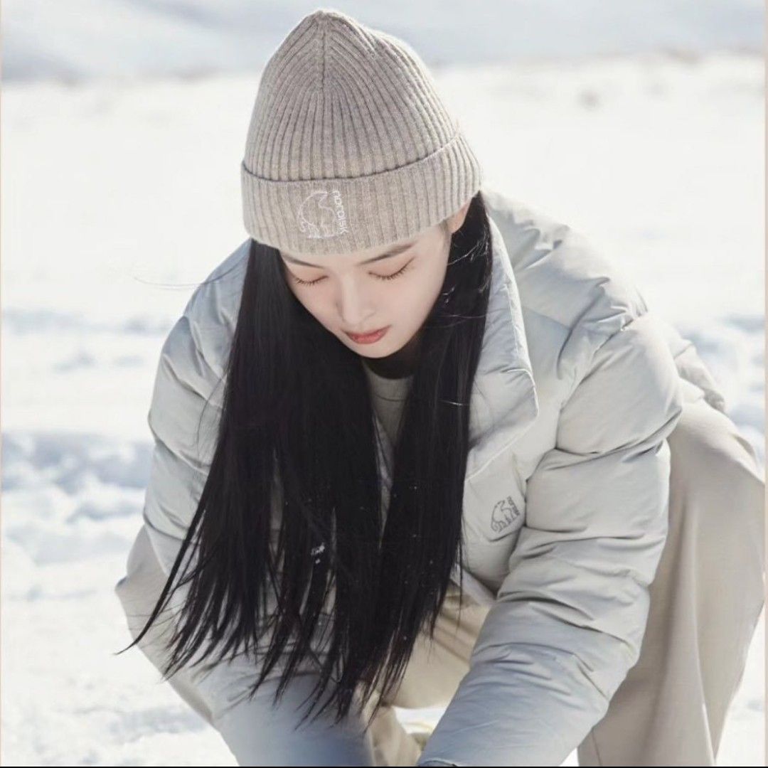 Behind-the-scenes cut of Kim Youjung