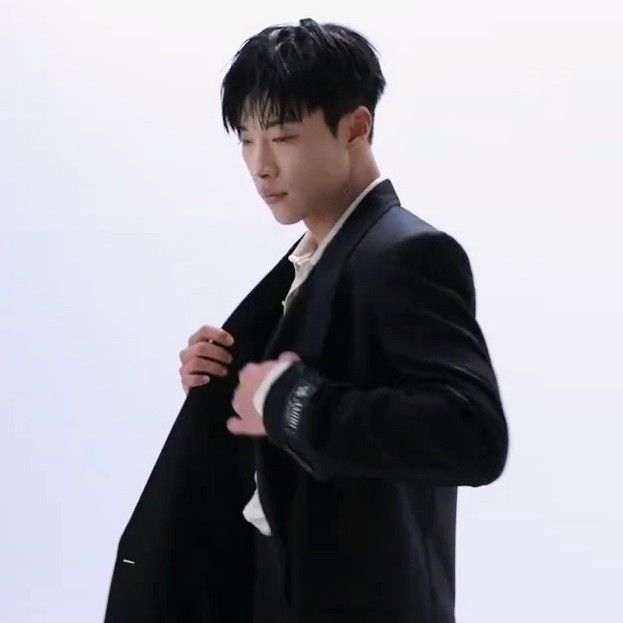 Recent activity shot of Woo Dohwan