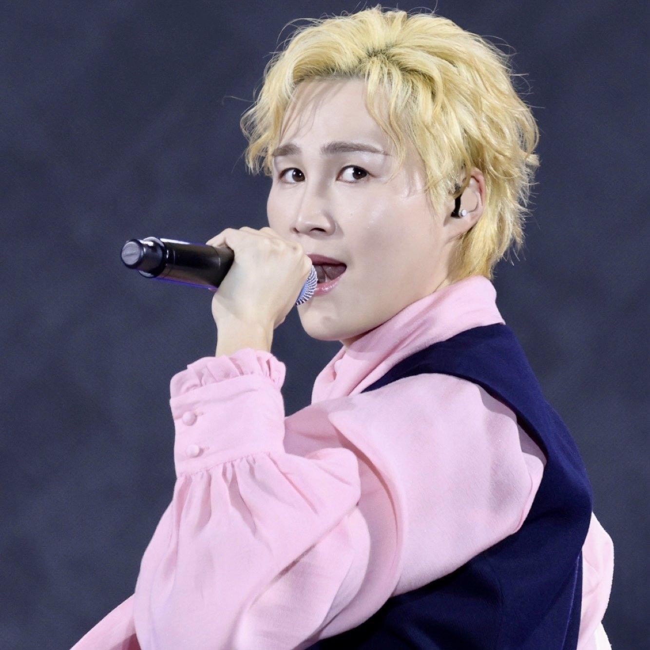 김희재의 비하인드 컷