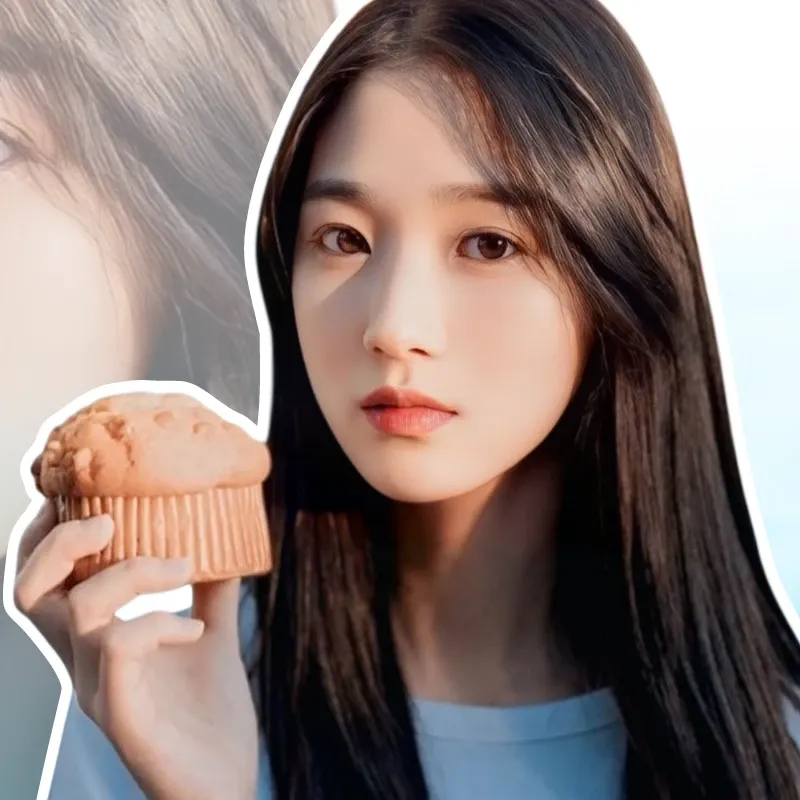 Behind-the-scenes cut of Kim Hyeyoon