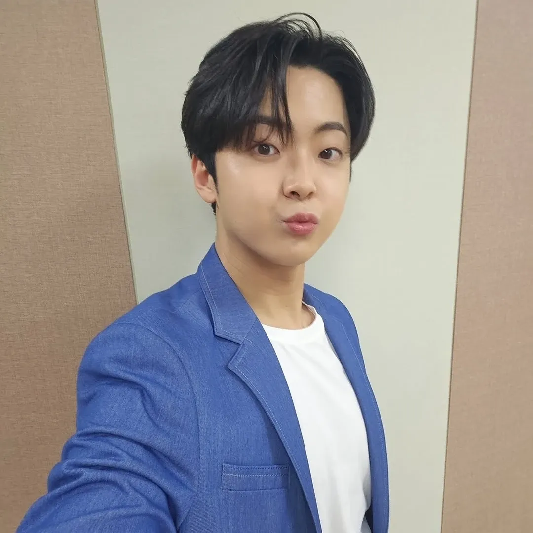 Behind-the-scenes cut of Park Minsu