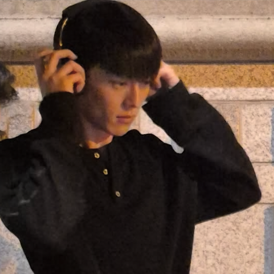 粉絲拍下的張基龍瞬間