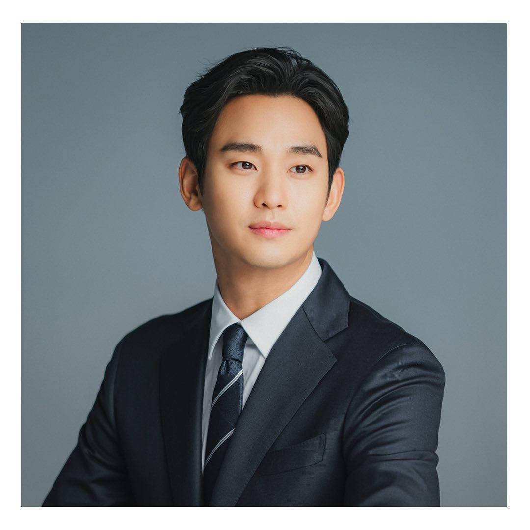 粉絲拍下的金秀賢瞬間