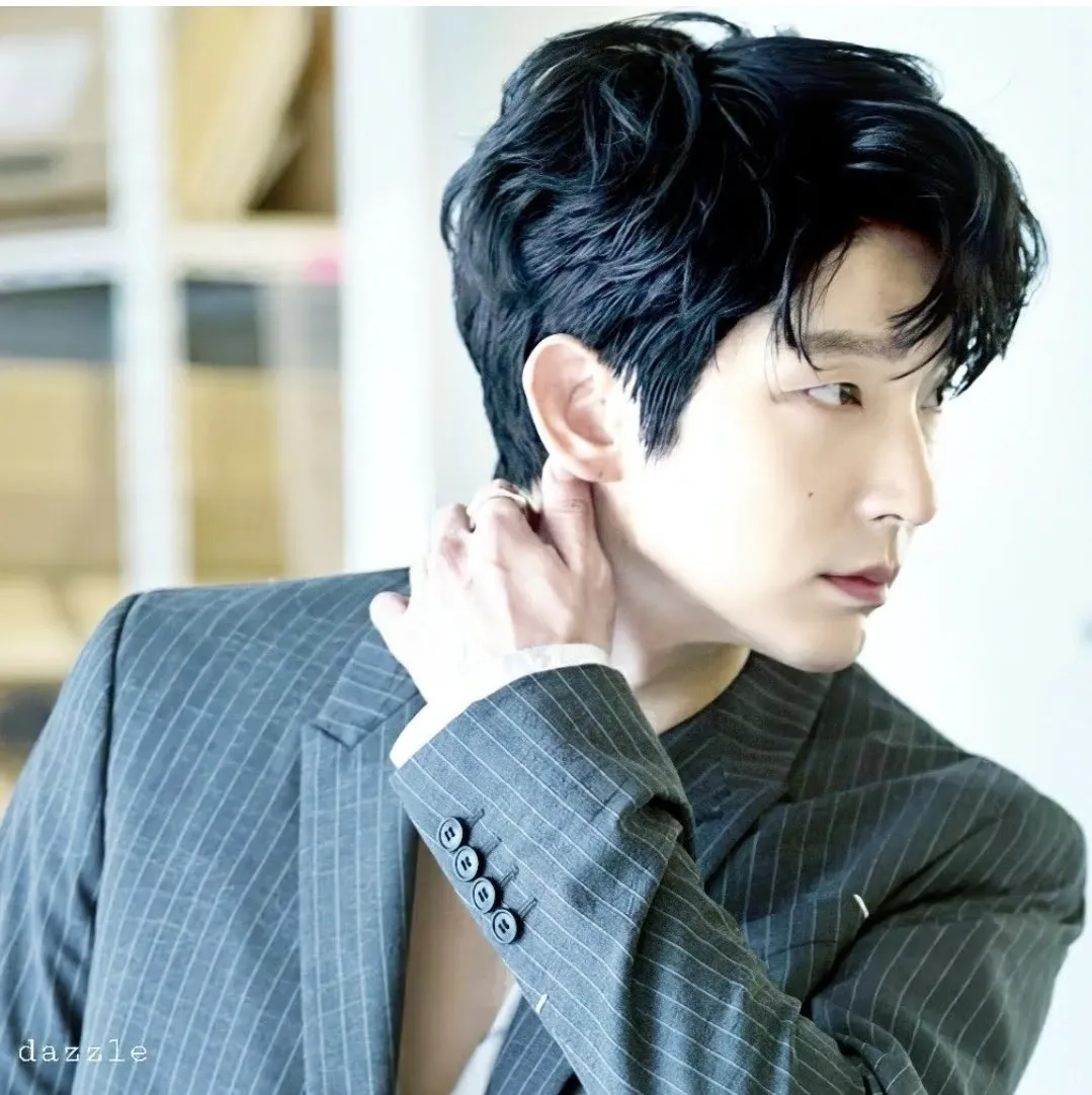 Recent activity shot of Lee Joongi