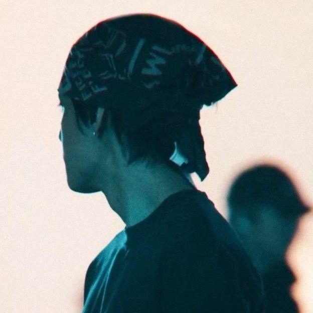 Konten selebriti populer yang sedang hangat di komunitas