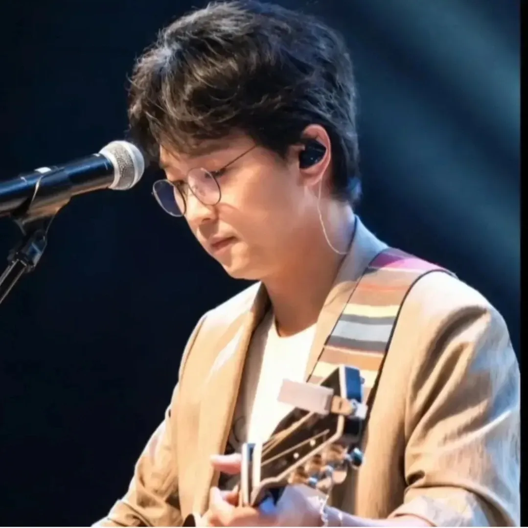 Recent activity shot of Bak Changgeun