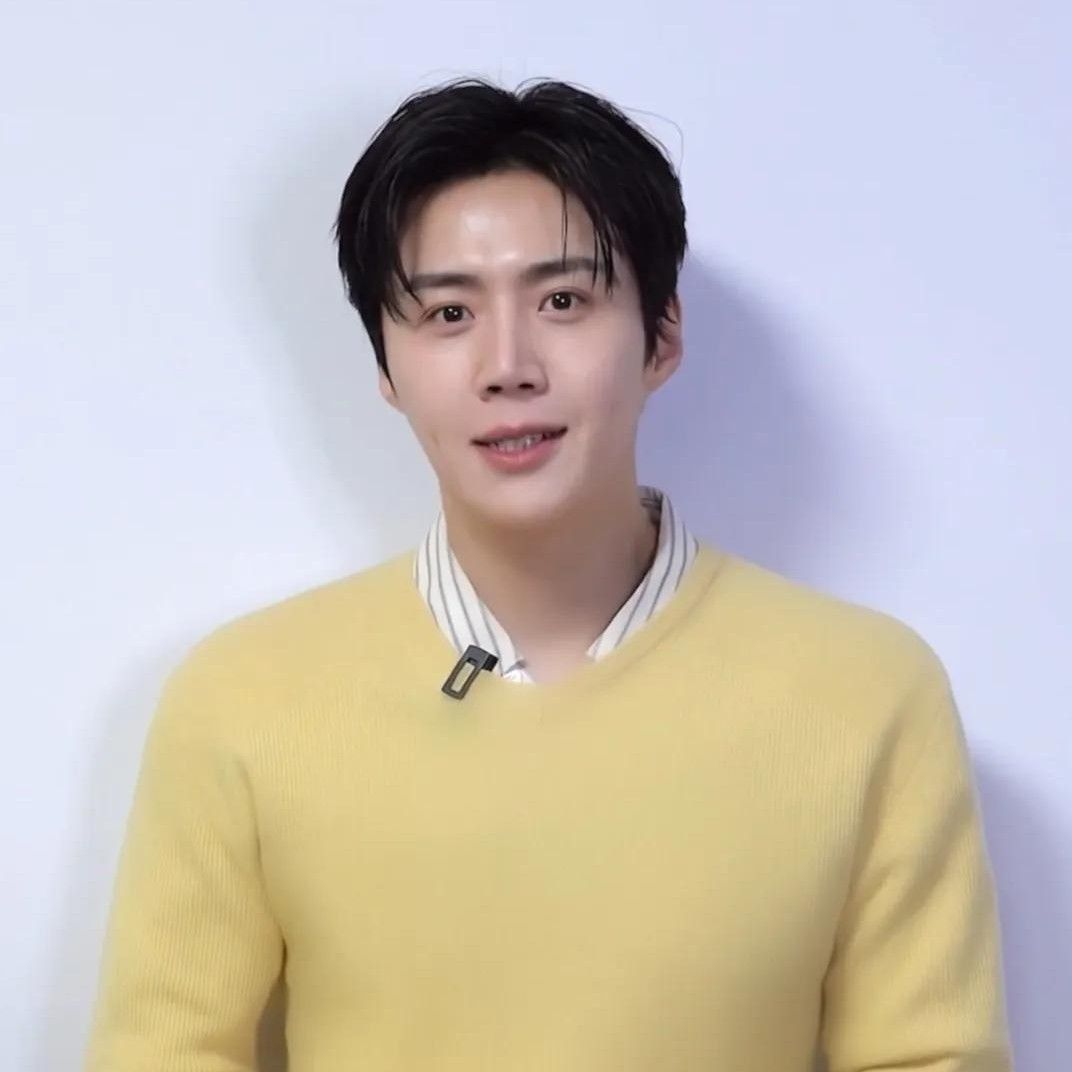 金宣虎的最新照片