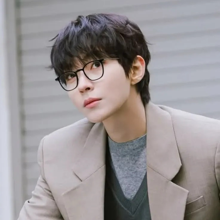 Foto kegiatan terbaru dari Hwang Inyoup