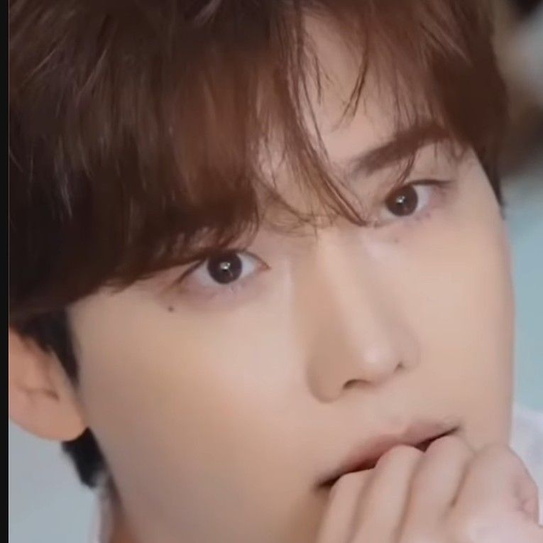 粉絲拍下的李鍾碩瞬間