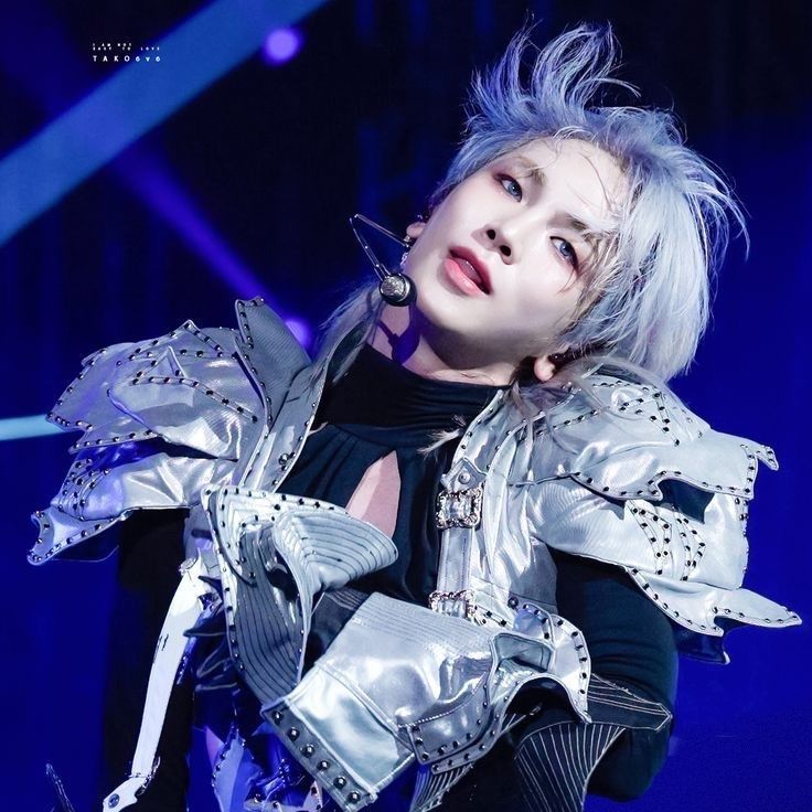 Behind-the-scenes cut of Key