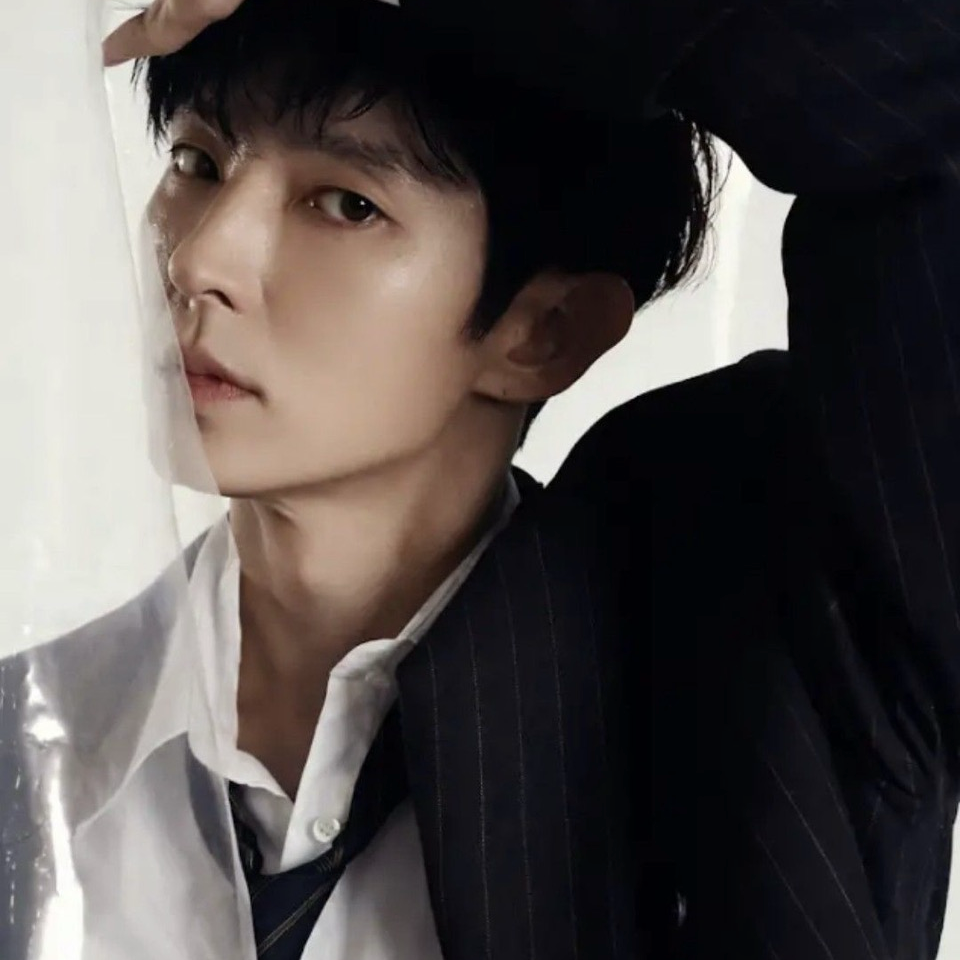 Recent activity shot of Lee Joongi