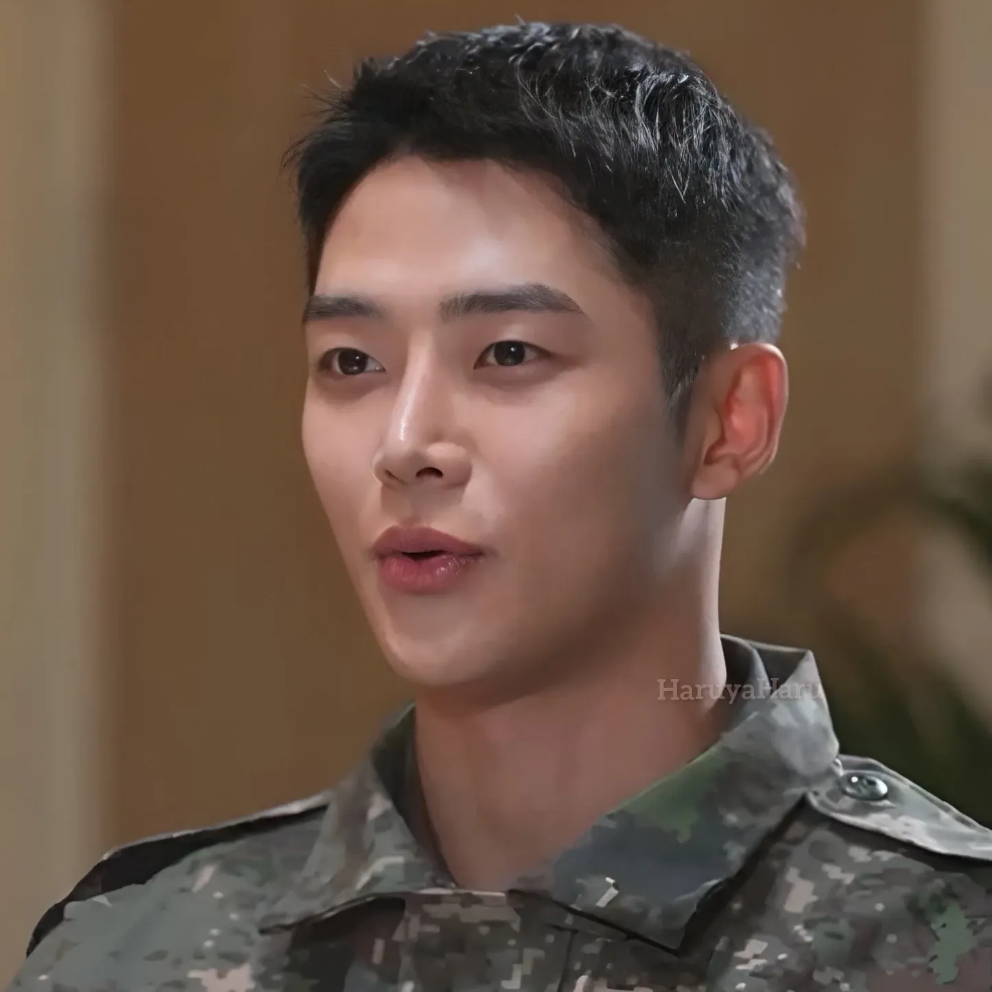 로운의 최신 사진