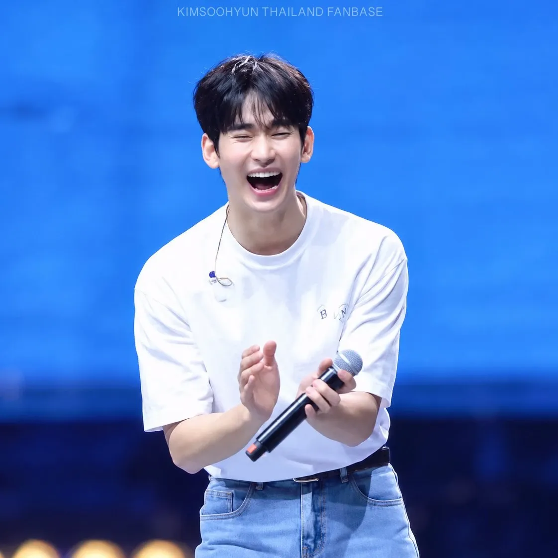 A moment captured by a fan of Kim Soohyun